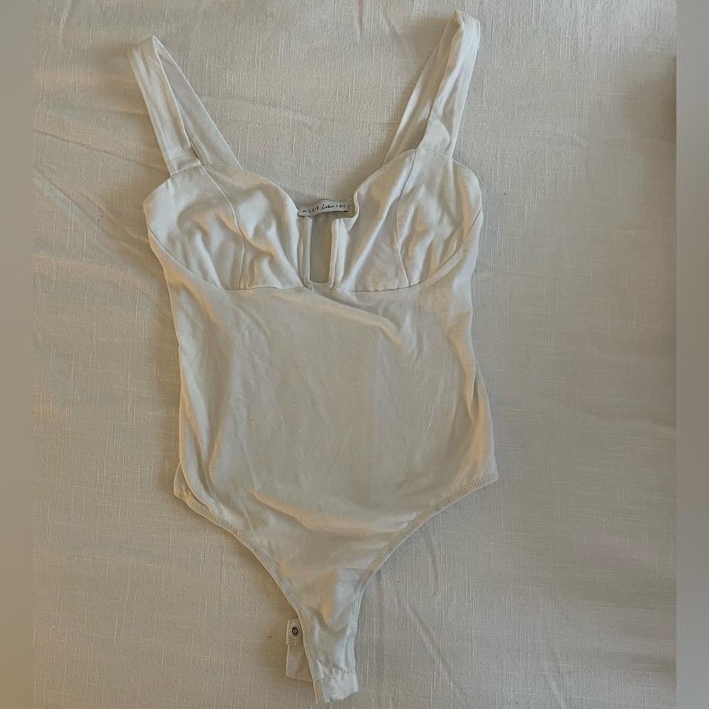 Lovers and Friends white u ring bodysuit, size S